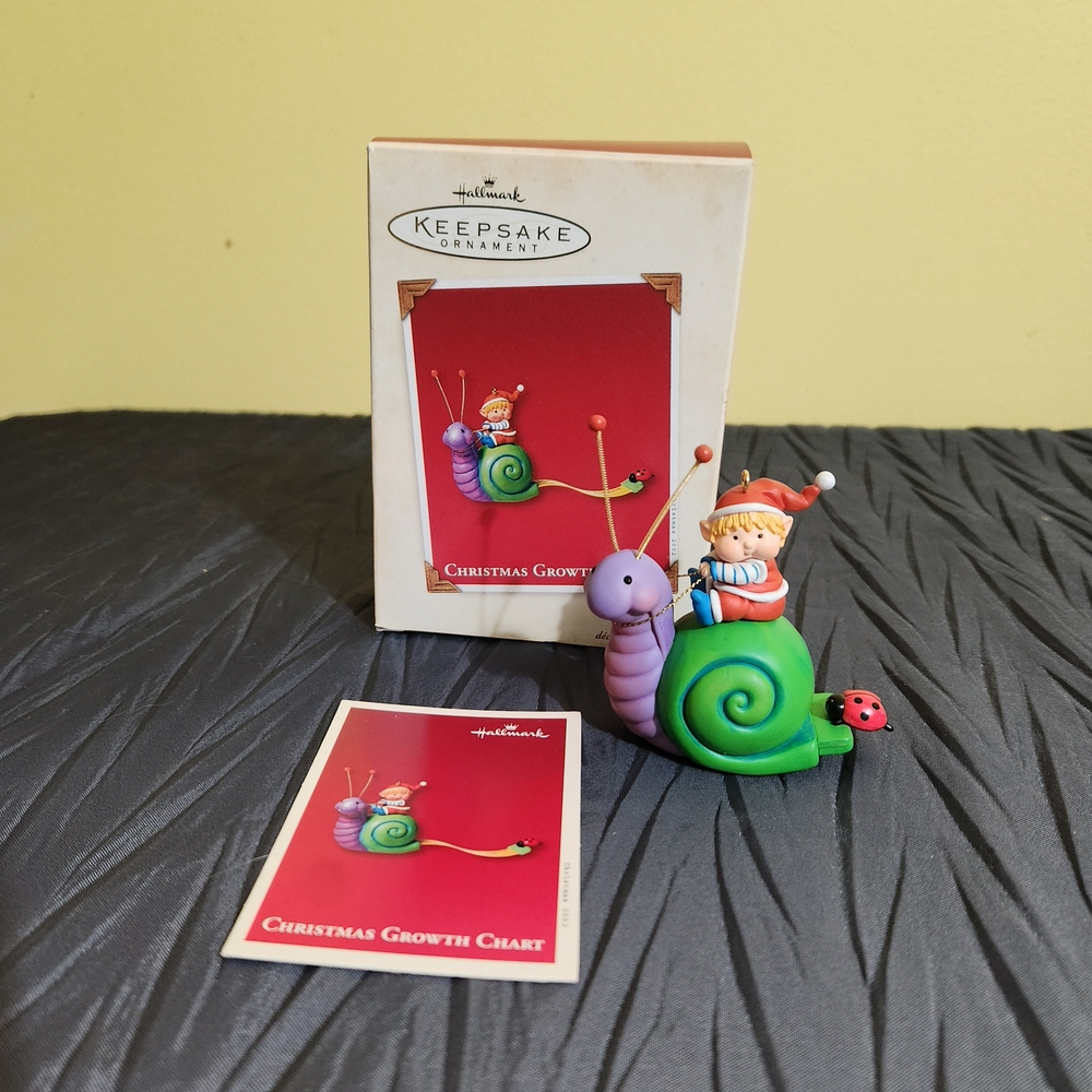 2002 Hallmark Keepsake "Christmas Growth Chart" Ornament